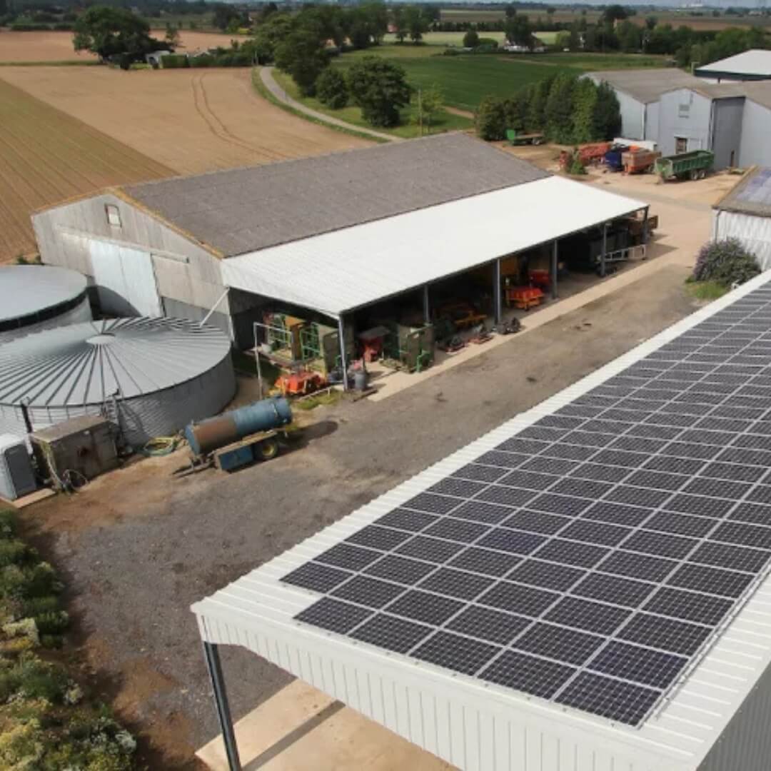 farm solar installation to reduce carbon